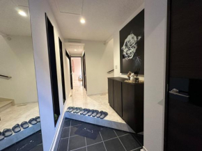 QiQi House Elegance in Sumida Yahiro Skytree Views & High-End Comfort for 6 people